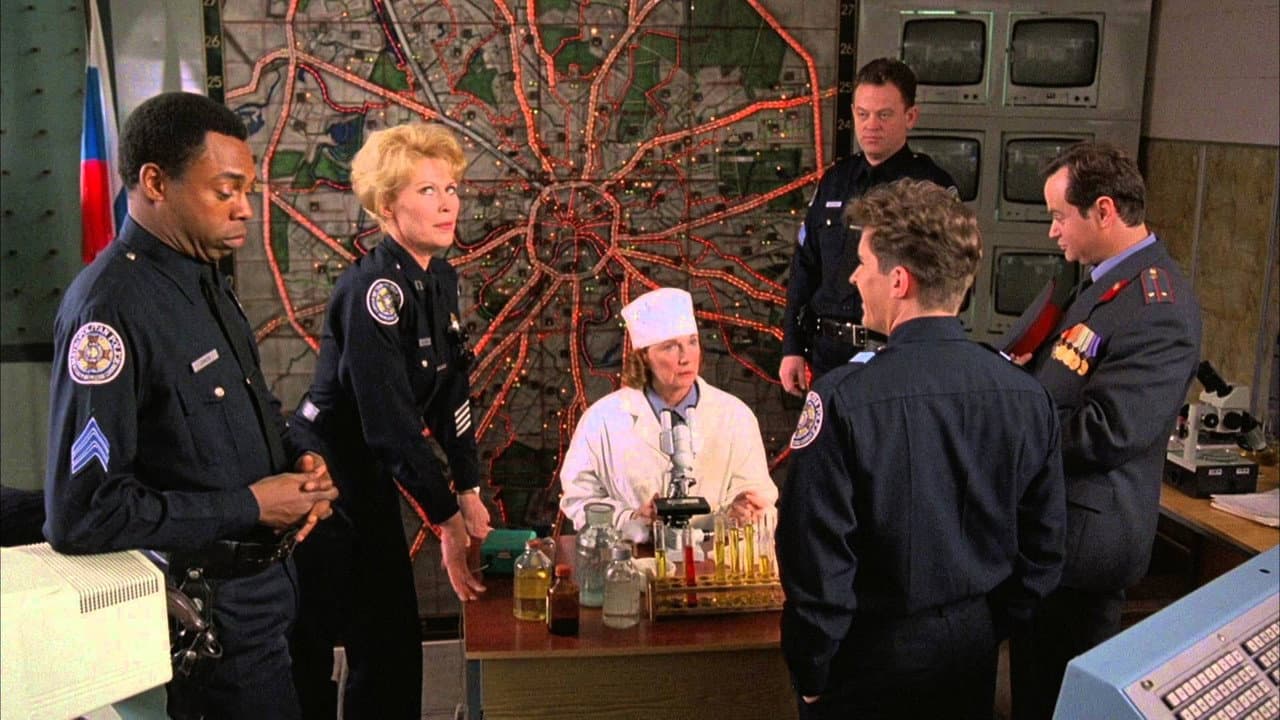 Loucademia de Polícia 7: Missão Moscou