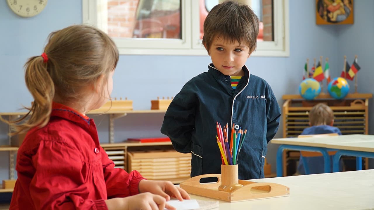 Montessori: A Arte de Educar pela Mão da Criança